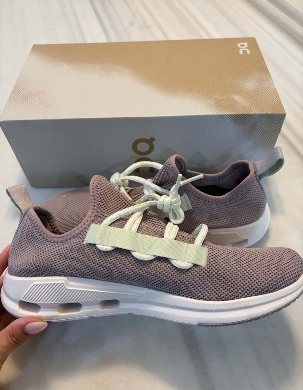On Running Women's Cloudeasy Sneakers Heron Aloe Size 10.5 W